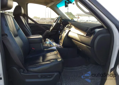 2013 Chevrolet Suburban 1500 Lt z USA, uszkodzony, nr VIN 1GNSCJE07DR185476